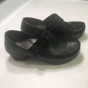 Dansko Women’s Black Clogs